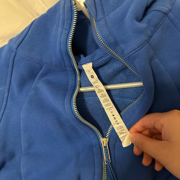 Scuba Full-Zip Cropped Hoodie - Picture 3 of 3